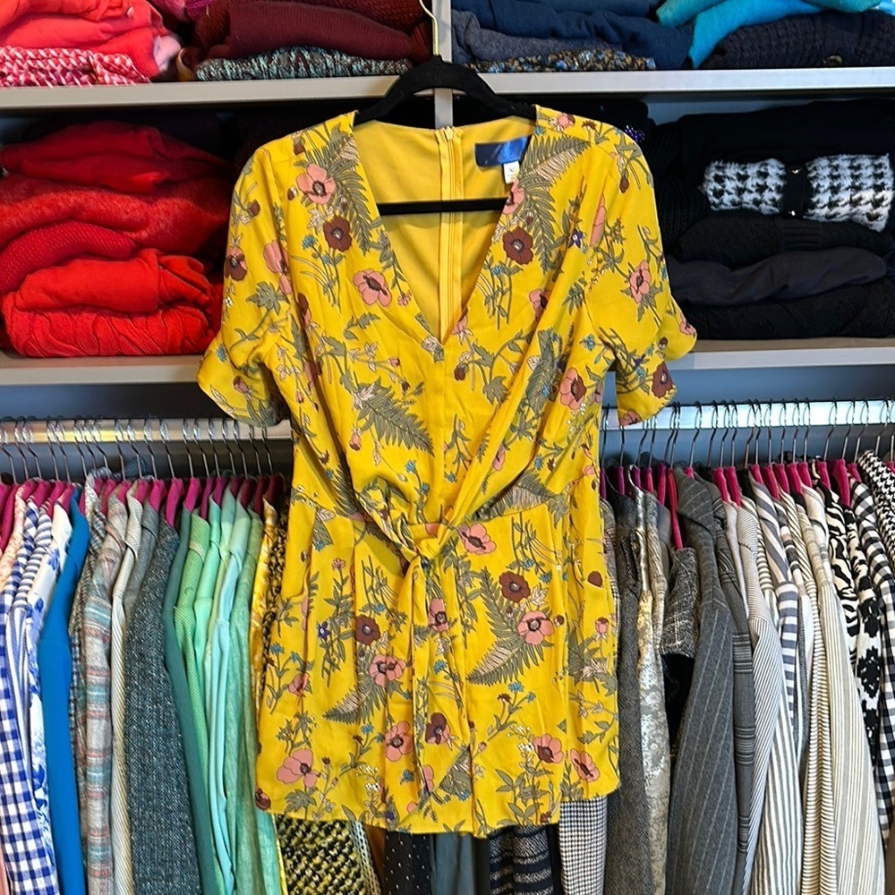Blue Rain mustard/pink floral short sleeve back zipper v neck romper size M NWT